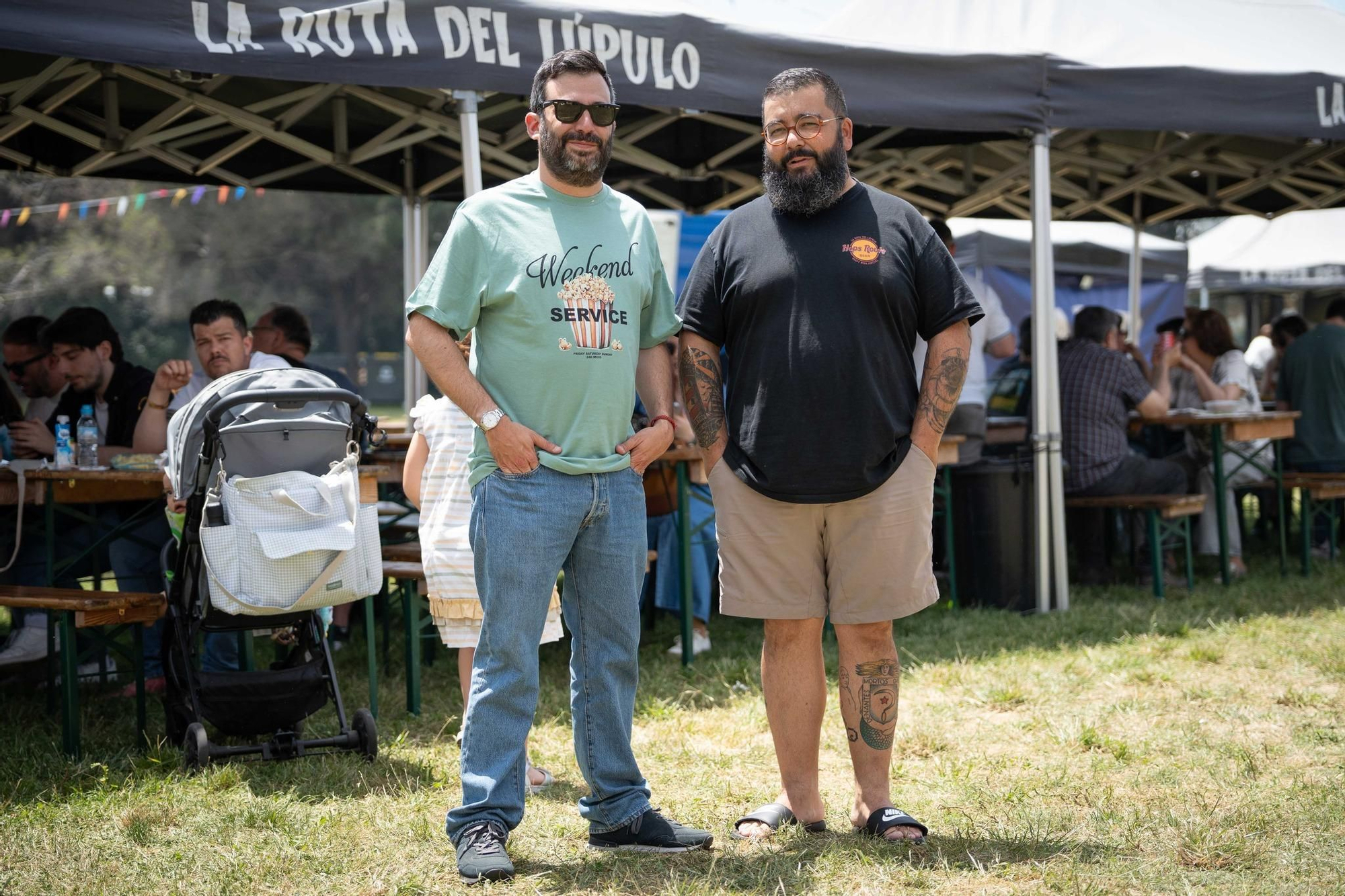 De cerveceo junto al Acueducto de Los Milagros de Mérida