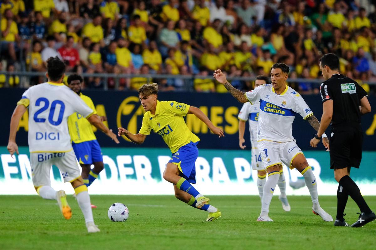 El Cádiz CF - UD Las Palmas, de la final del Carranza, en imágenes El Cádiz CF - UD Las Palmas, de la final del Carranza, en imágenes