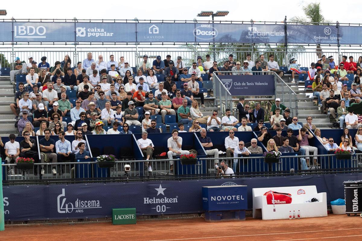 El partido entre Bautista y Pedro Martínez congregó a numerosos aficionados