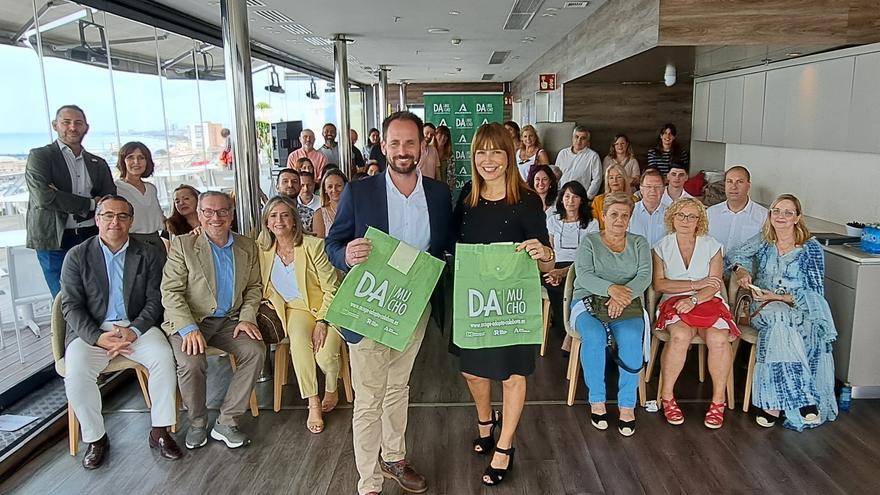 Lanzamiento de la campaña 'Acoger, adoptar, colaborar, DA MUCHO'