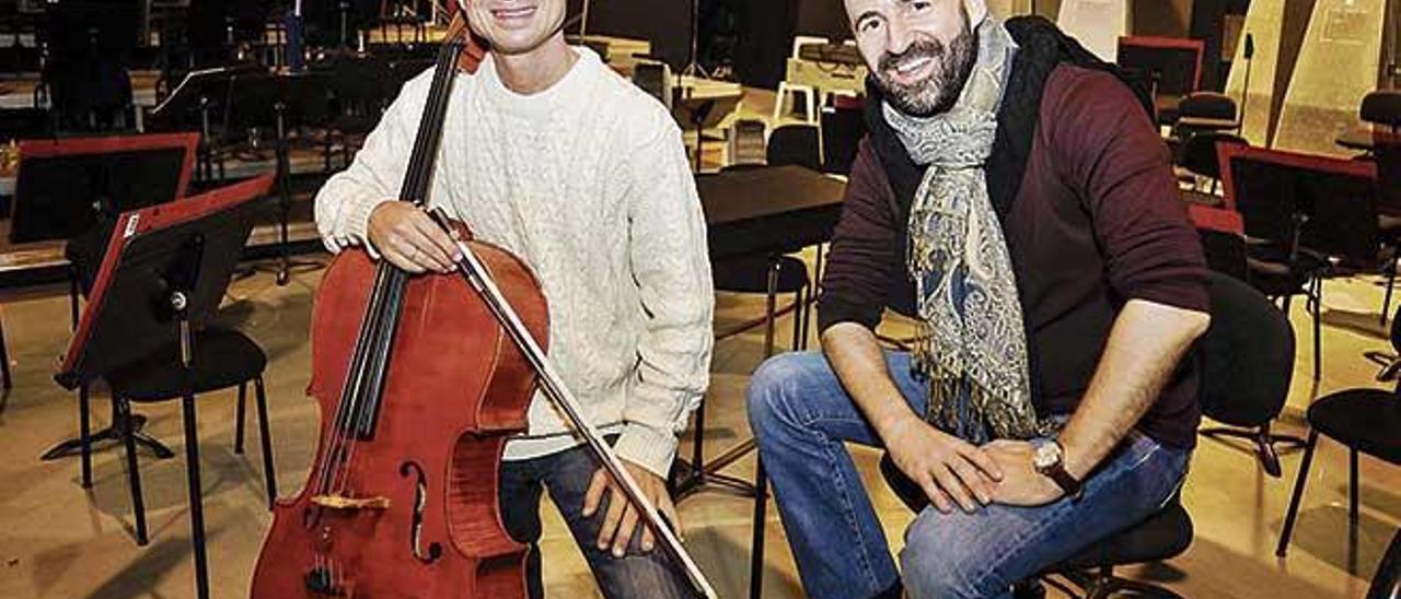 Los hermanos Bleuse, el violonchelista Emmanuel y el director de orquesta Pierre, ayer en Sonoteque tras el ensayo de la SimfÃ²nica de cara al concierto del jueves.