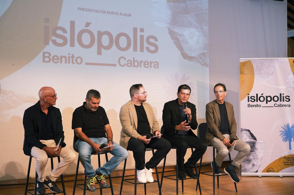 Un momento de la presentación del trabajo en el Teatro Leal.