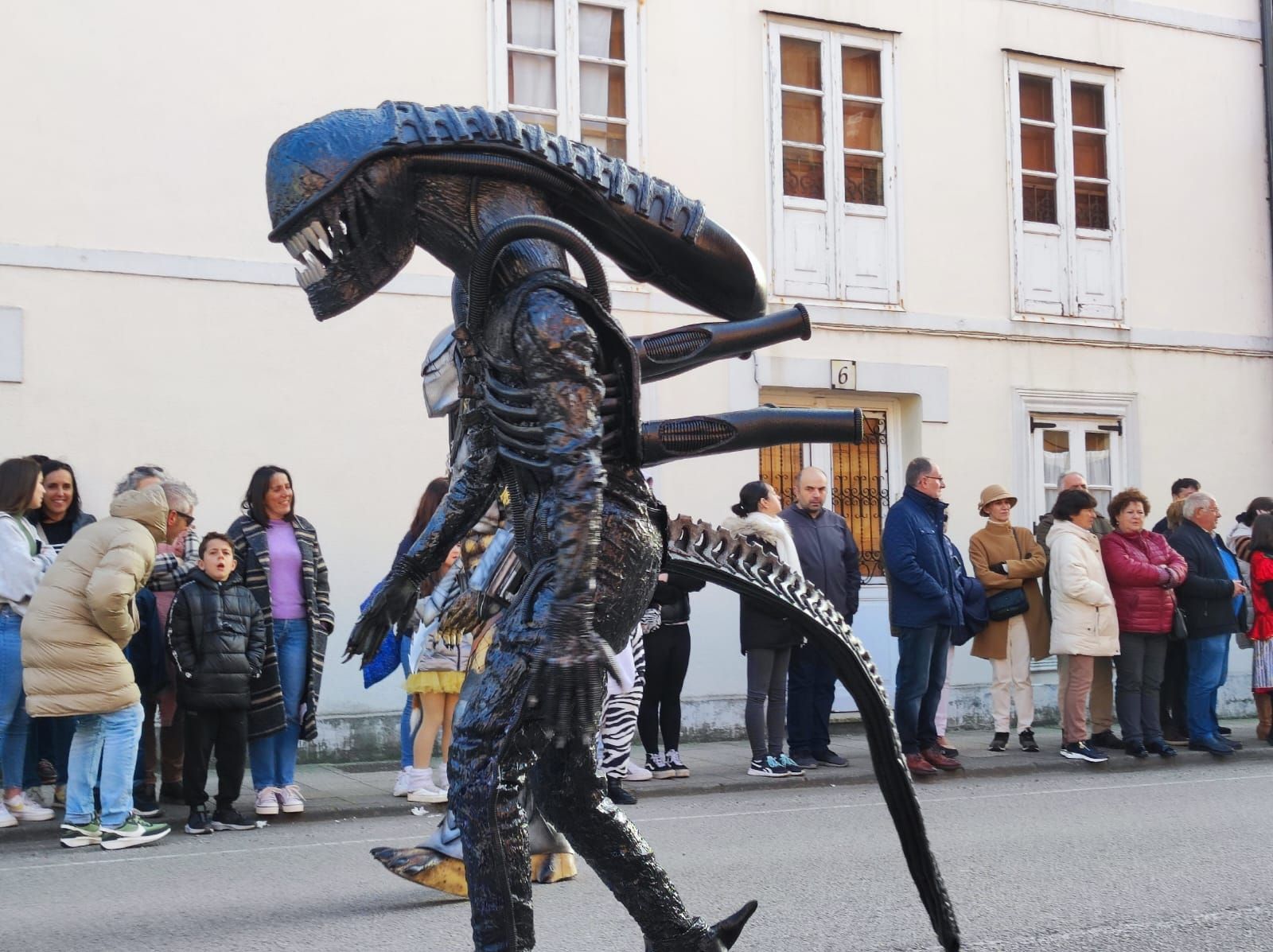 Un Carnaval muy vistoso y de alto nivel: Así fue este domingo el desfile en Tapia de Casariego