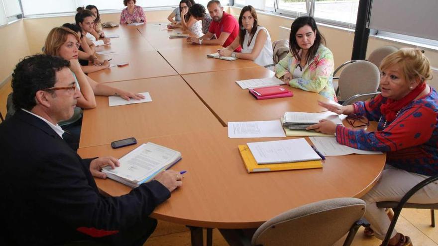 Reunión del consejo escolar de las escuelas infantiles, ayer.