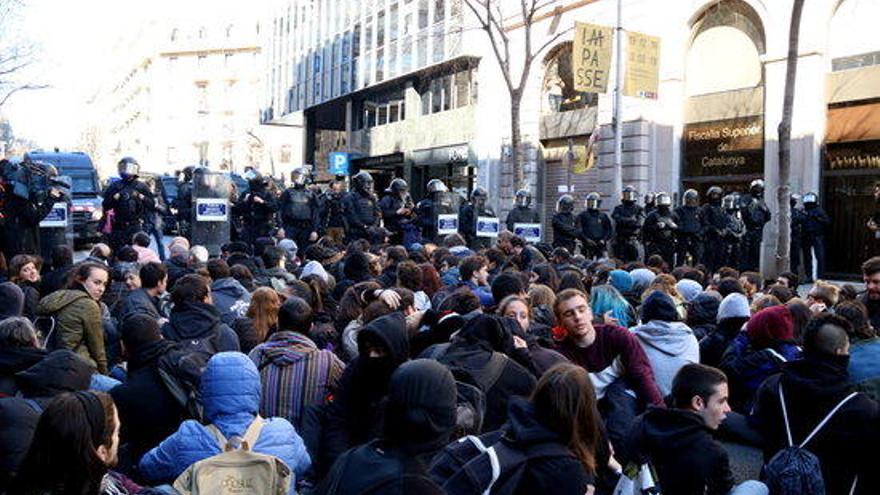Protesta davant de la Fiscalia Superior de Catalunya.