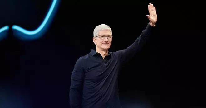 El CEO de Apple, Tim Cook, rebaja su sueldo en esta increble cantidad