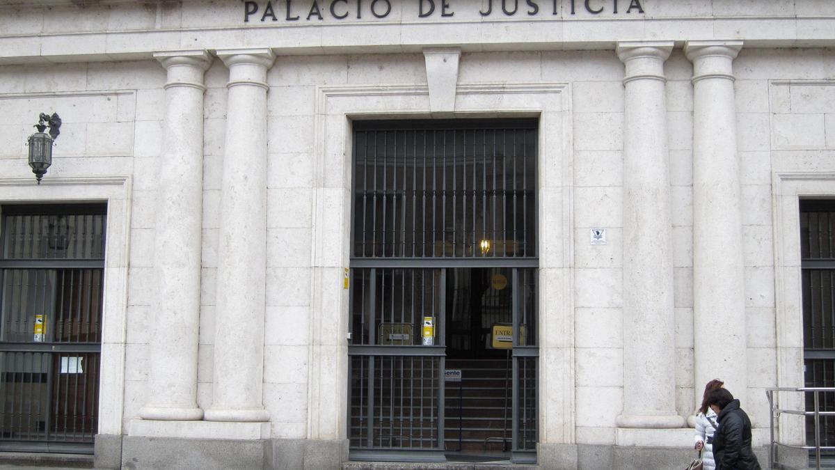 Fachada de la Audiencia provincial de Valladolid.