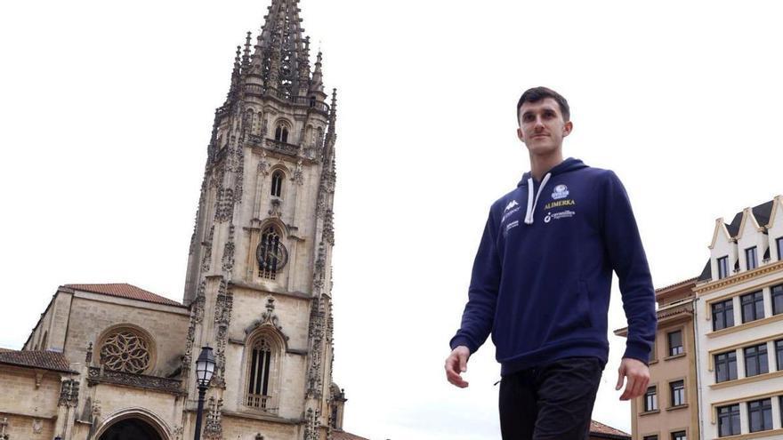 Así es el nuevo héroe del Alimerka Oviedo Baloncesto: &quot;No voy a hacer 37 puntos todos los partidos, pero lo importante es que el equipo funcione, ese es mi trabajo&quot;