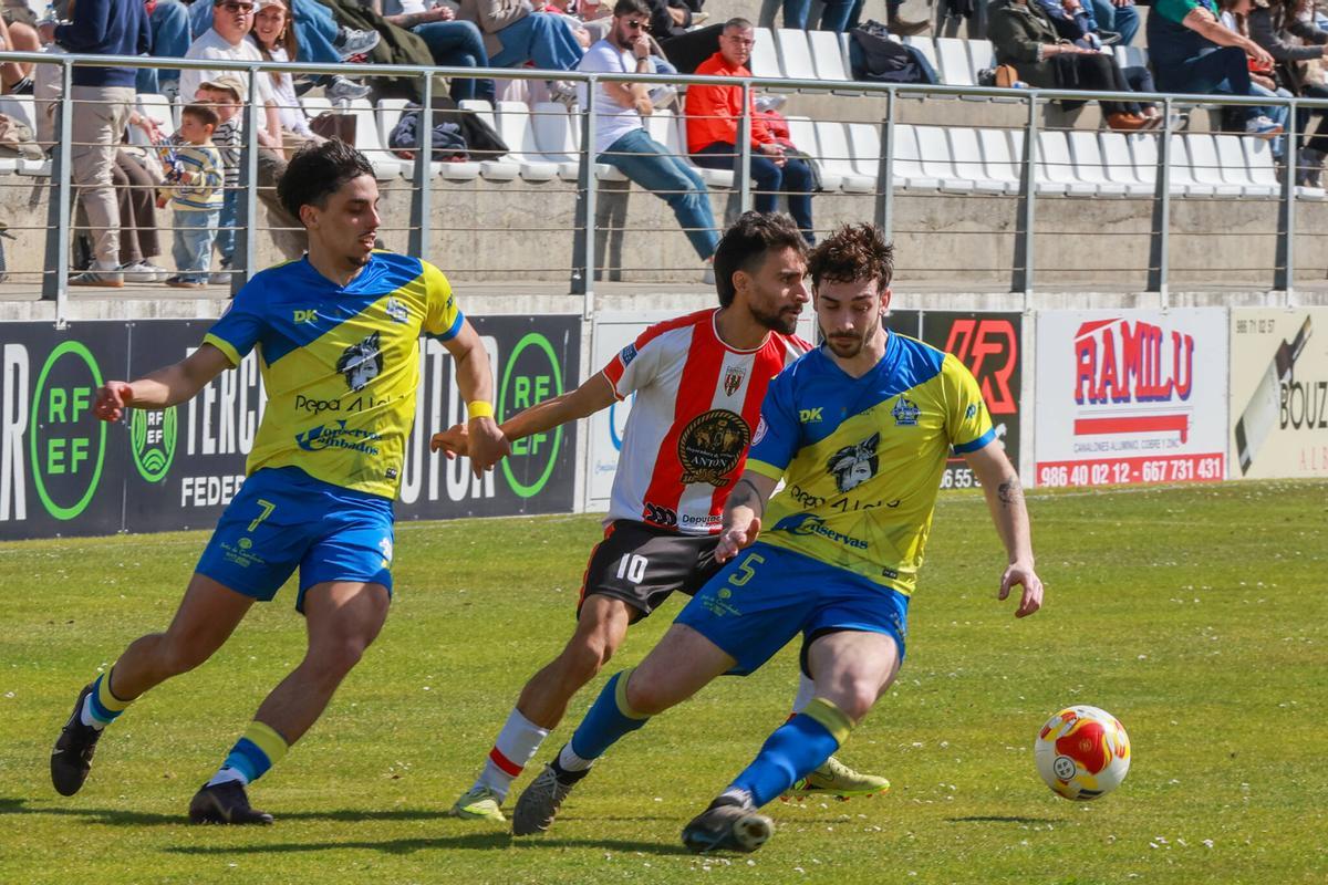 El Céltiga se lleva el derbi con el Cambados (2-0)