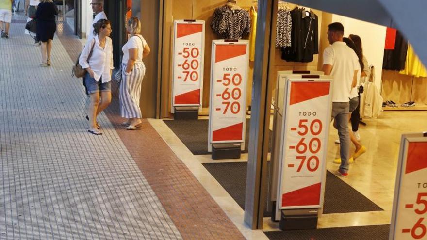 El comercio en Alicante se da un batacazo este verano