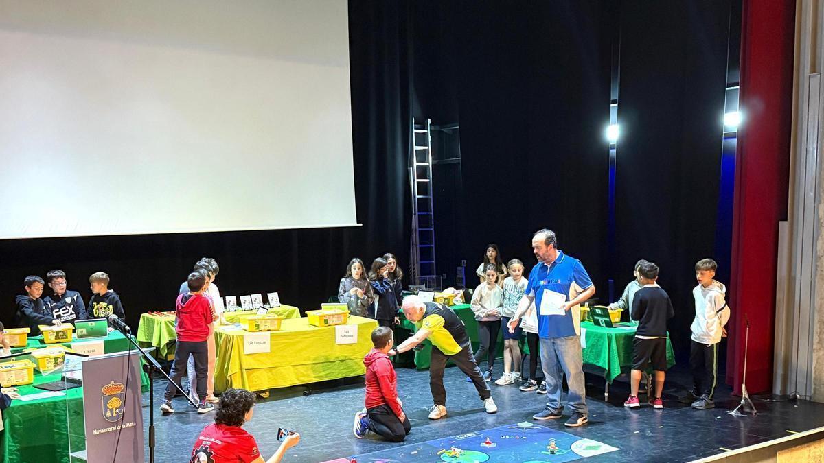 Alumnos y alumnas, durante la final que se ha celebrado esta mañana.
