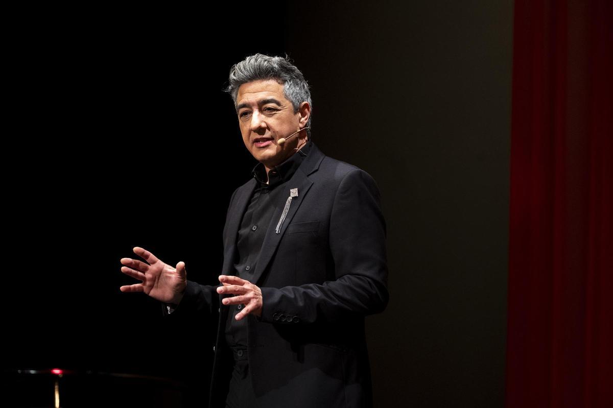 El concierto de Juan Valderrama en Cáceres, en imágenes