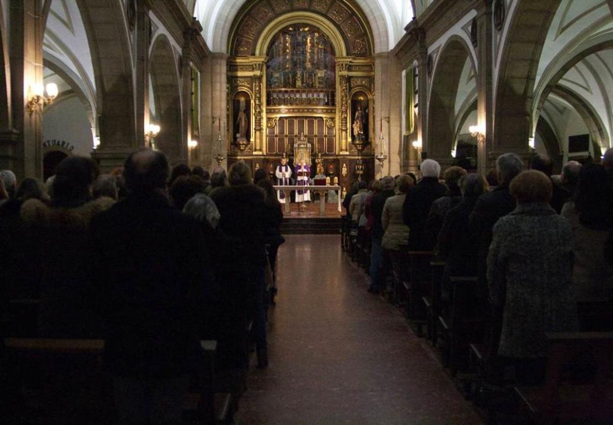 La villa de Candás despide compungida a José Ramón González, su "motor cultural"