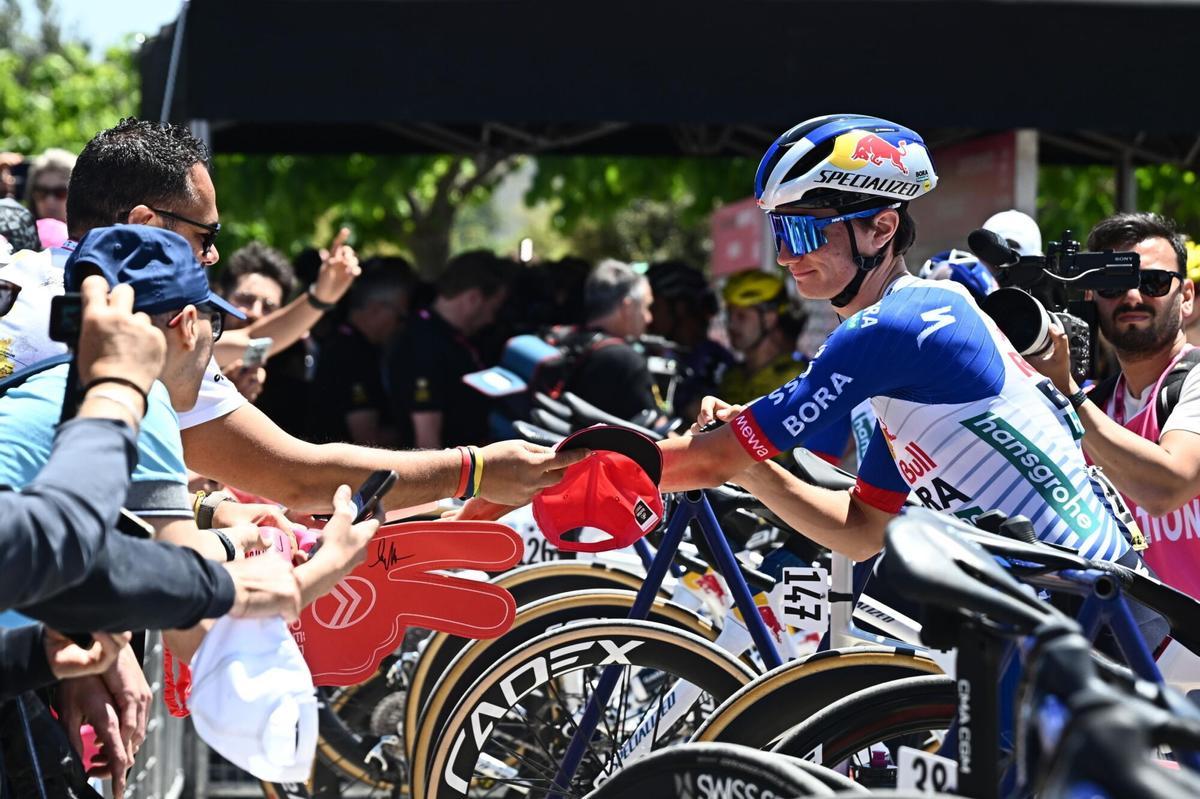 La etapa 4 del Giro de Italia 2026, en imágenes. La etapa 4 del Giro de Italia 2026, en imágenes.