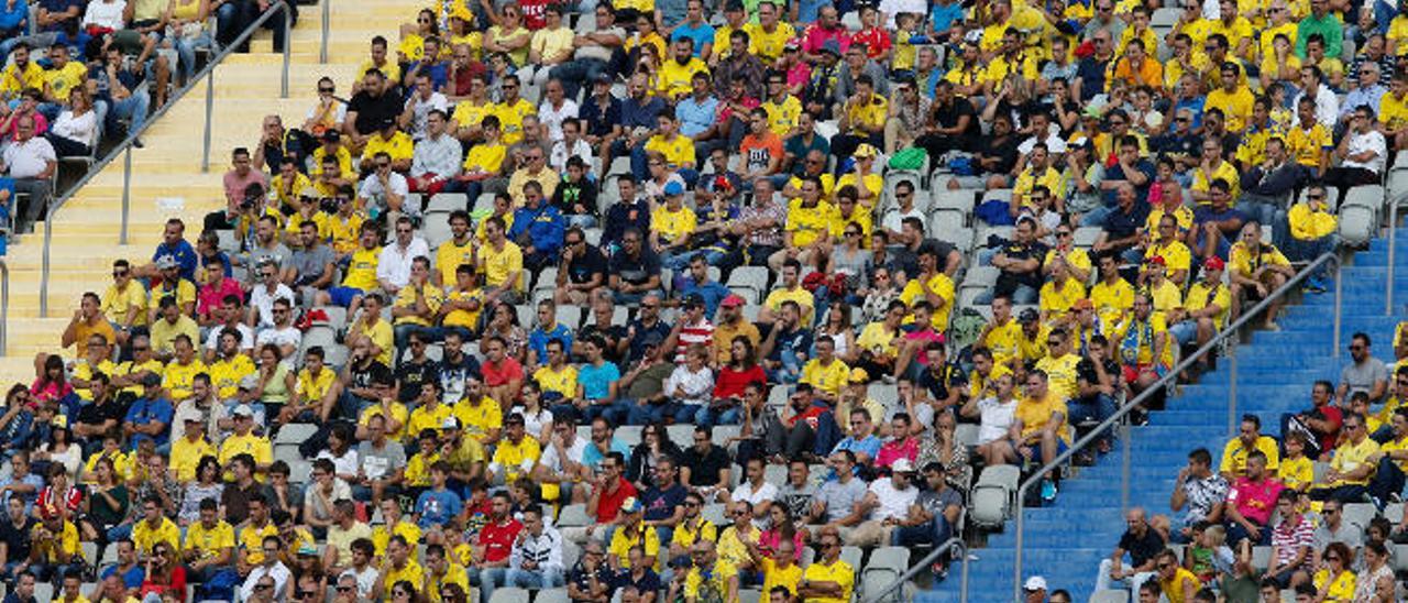 Imagen de la grada Sur durante el UD Las Palmas-Villarreal.