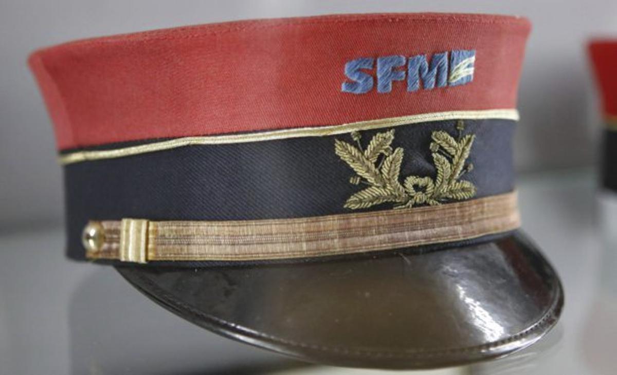 Eine historische Schaffnermütze. |