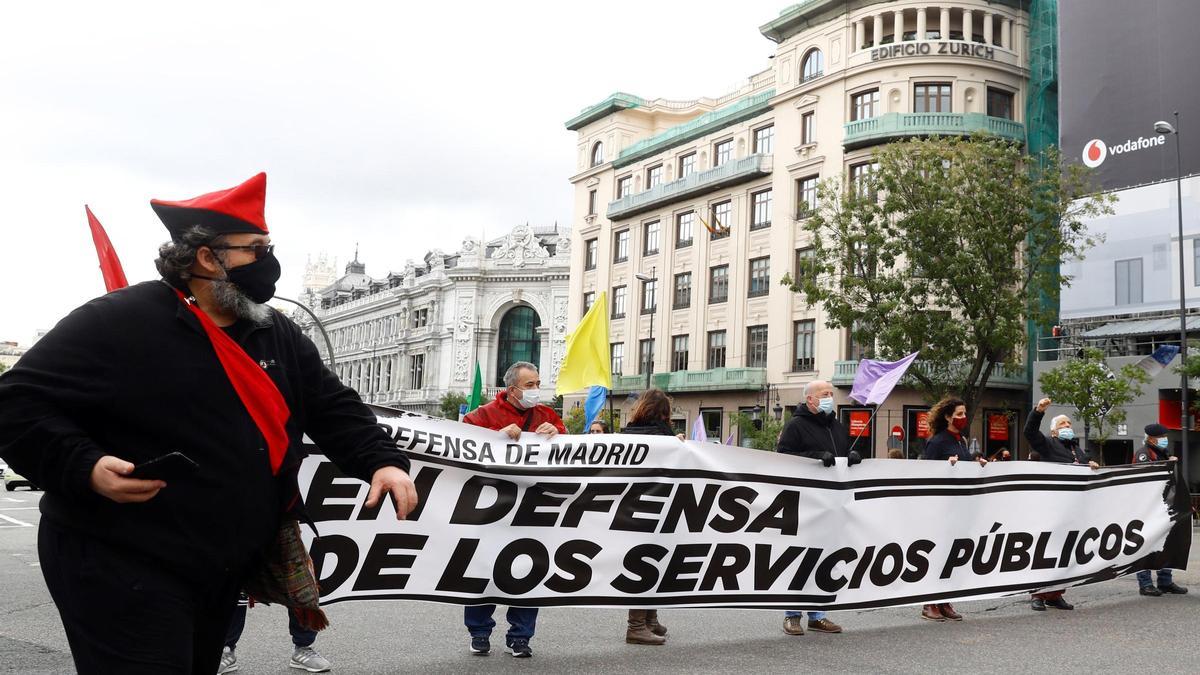 Manifestación en defensa de los servicios públicos