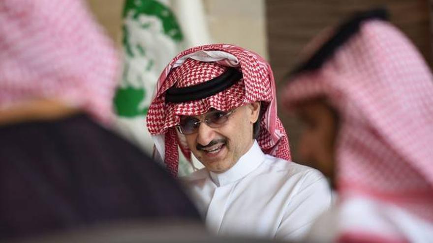 El príncipe saudí Alwaleed donará toda su fortuna a proyectos humanitarios