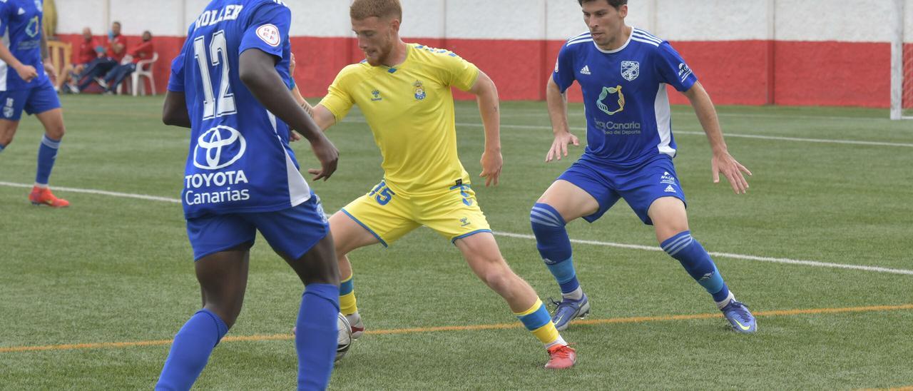 Partido disputado entre el San Fernando y Las Palmas Atlético