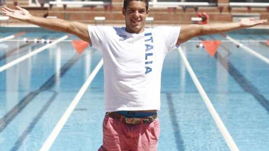 Sergio Calderón en la piscina del Monte Tossal de Alicante en la que se entrena a diario.