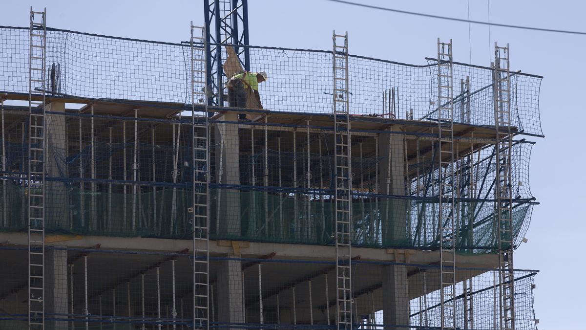 Solo ocho provincias acaparan tres de cada cinco viviendas que se construyen