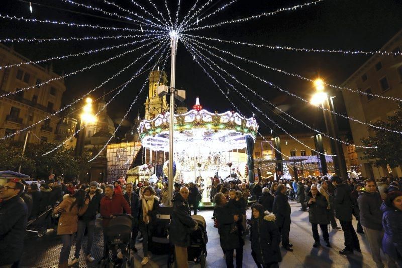 El alcalde de Zaragoza, Jorge Azcón, realiza el encendido de la iluminación navideña