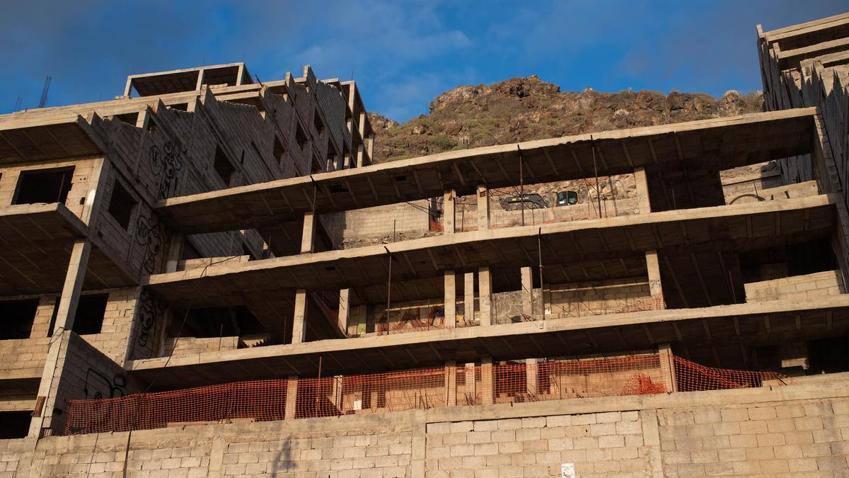 Un inmueble a medio terminar en el sur de Tenerife.