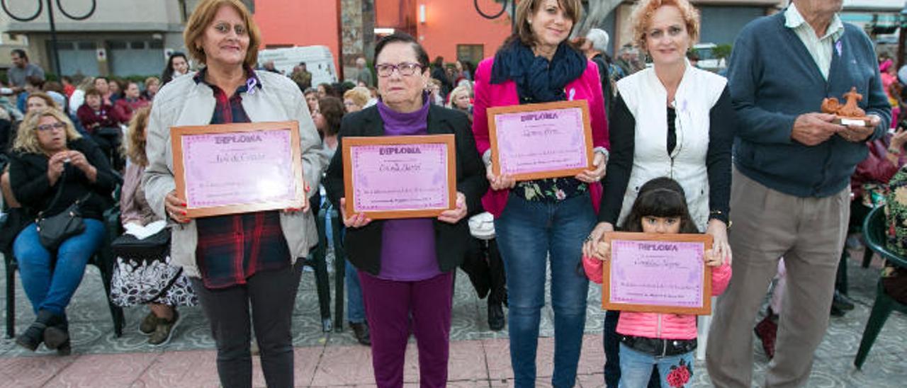 Del tomate a corte y confección