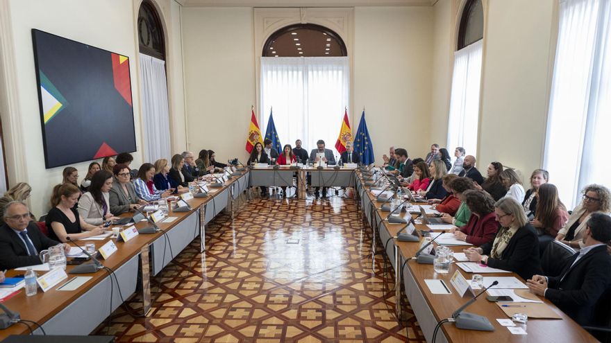 Extremadura critica que el Gobierno retire la votación sobre el reparto de menores &quot;ante una previsible derrota&quot;