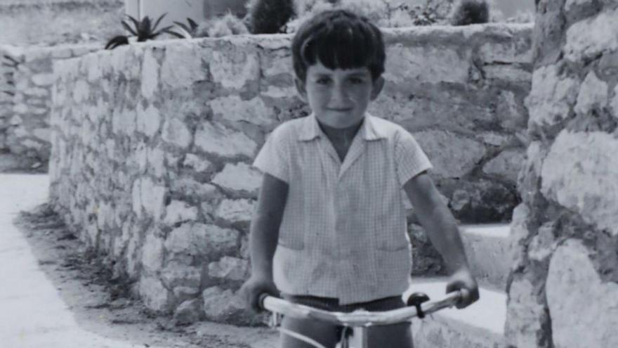 El petit Enric Planells a Sant Josep, on vivia.  | ARXIU E. PLANELLS