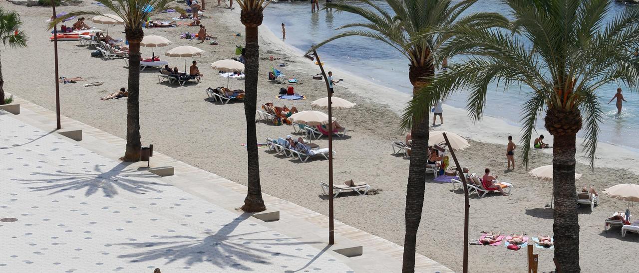 Playa de ses Figueretes, en una imagen de archivo.