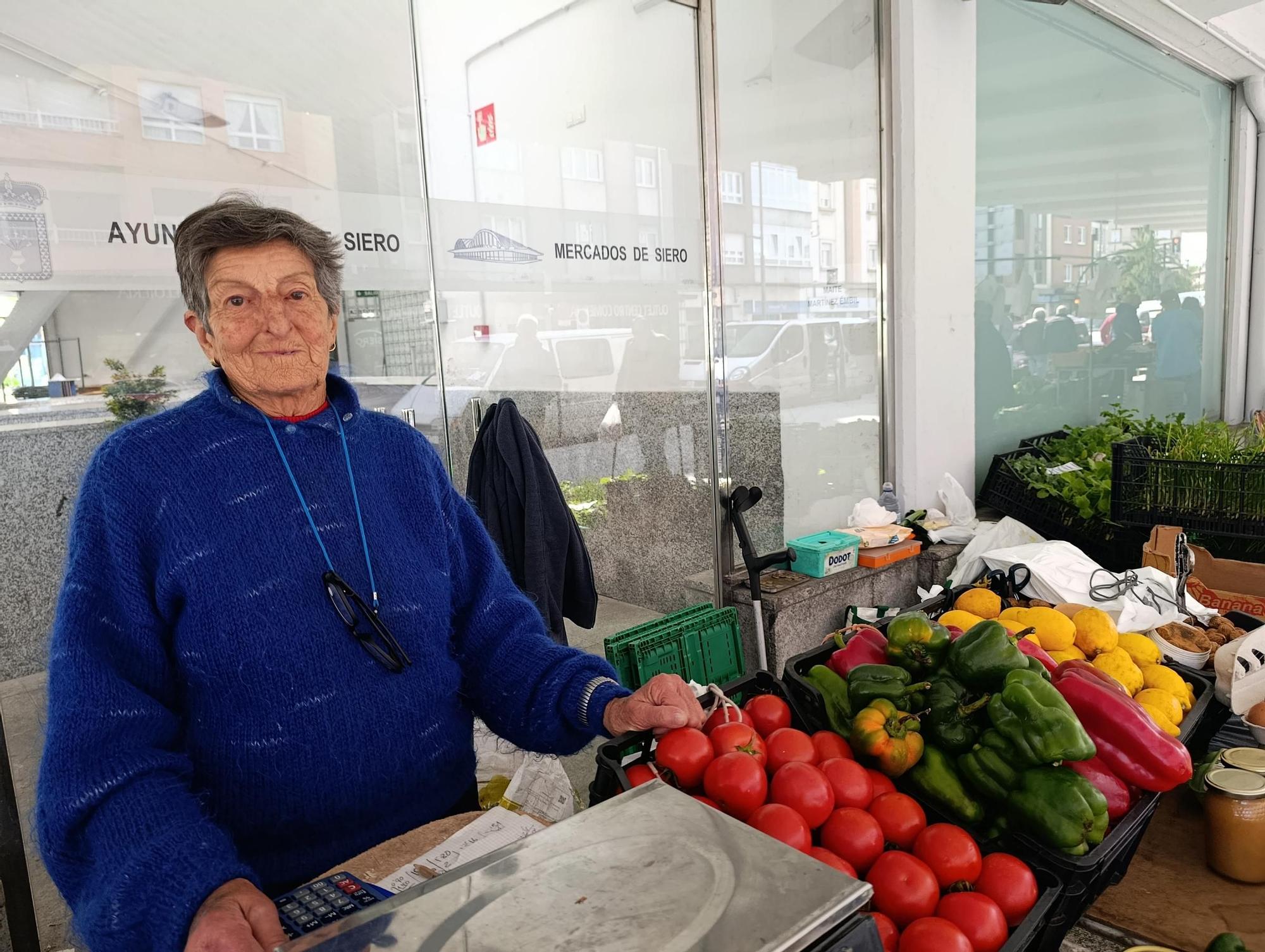El mercado de alimentación de la Pola pide refugio
