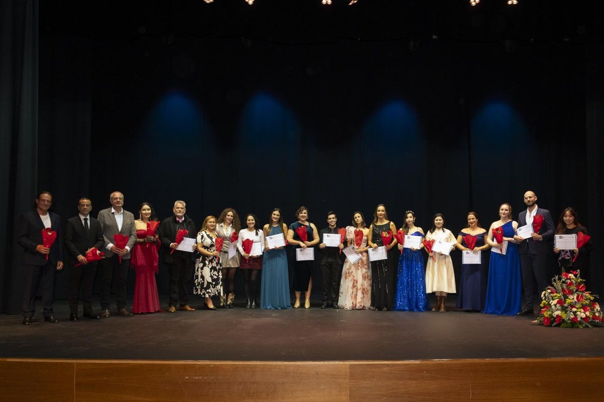 Participantes y autoridades en el Auditorio de Teror.