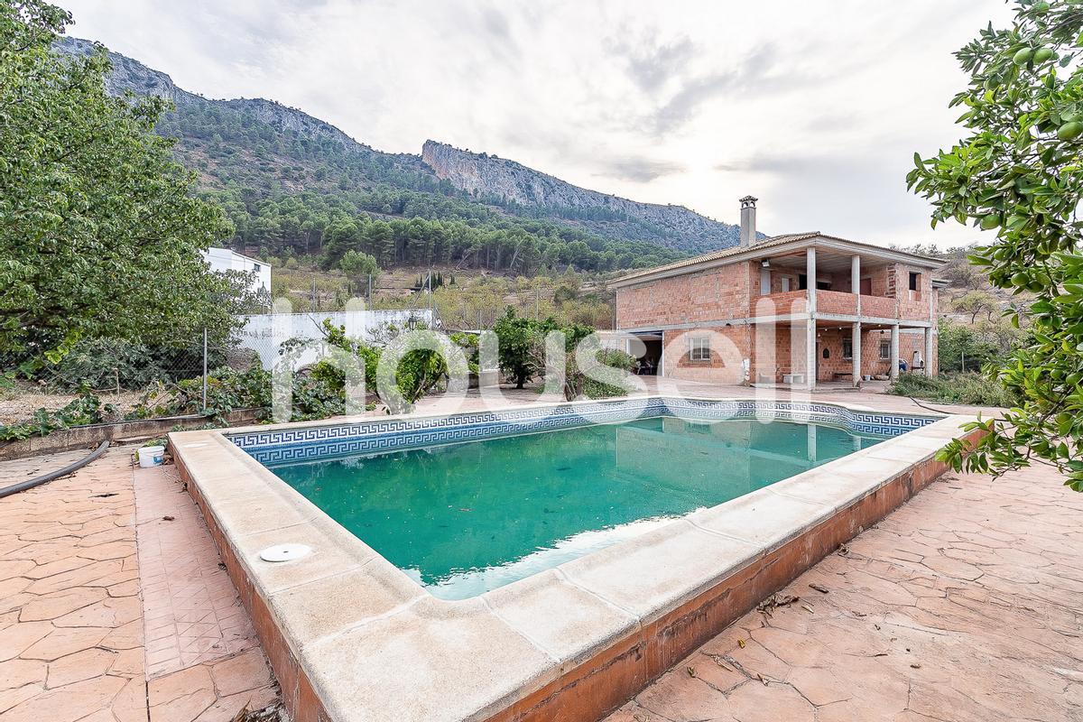 Casa con piscina en venta en Málaga.