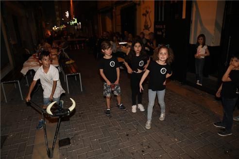 Las hogueras tomaron protagonismo en la Nit de la Xulla en Vila-real