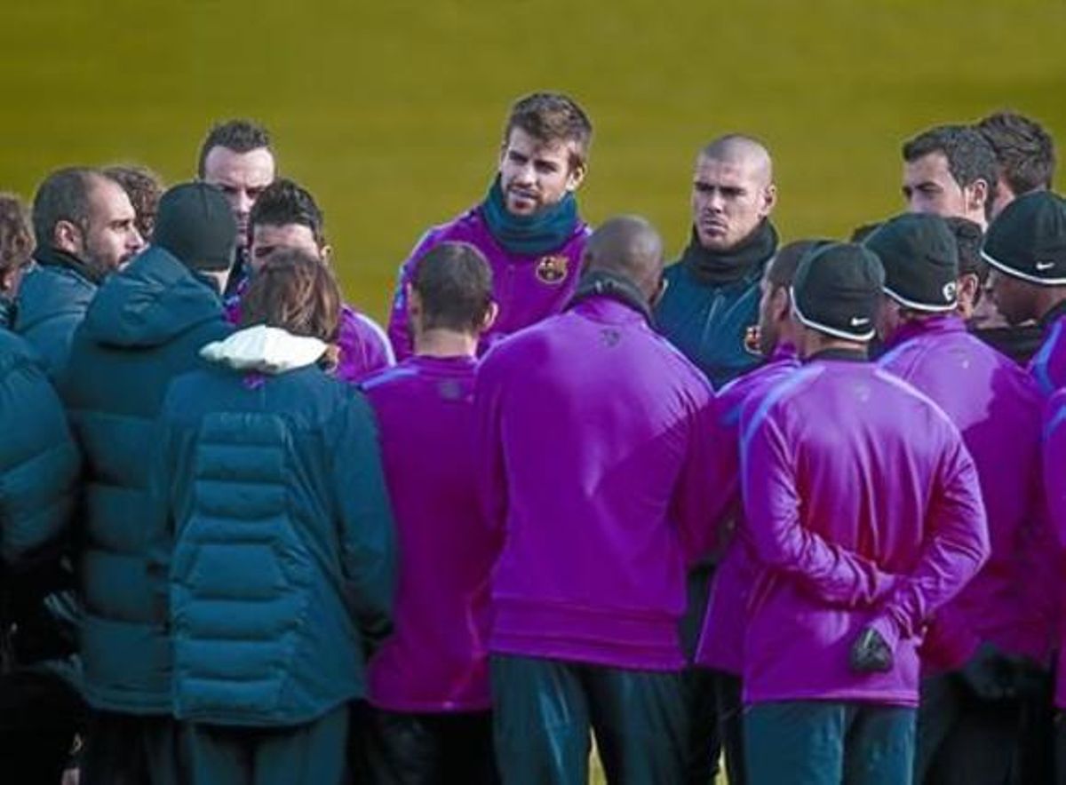 Guardiola parla a la plantilla, ahir abans de començar l’entrenament. Guardiola parla a la plantilla, ahir abans de començar l’entrenament.