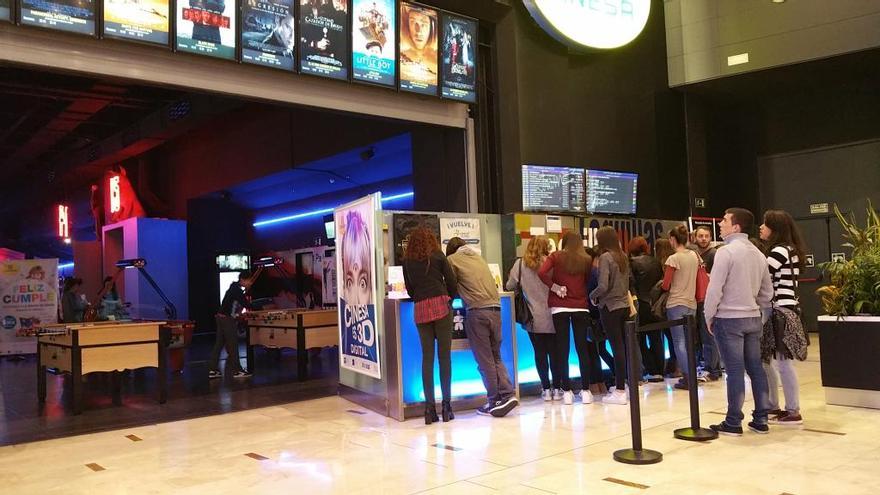 Solo dos salas de cine de la Región no bajan su precio