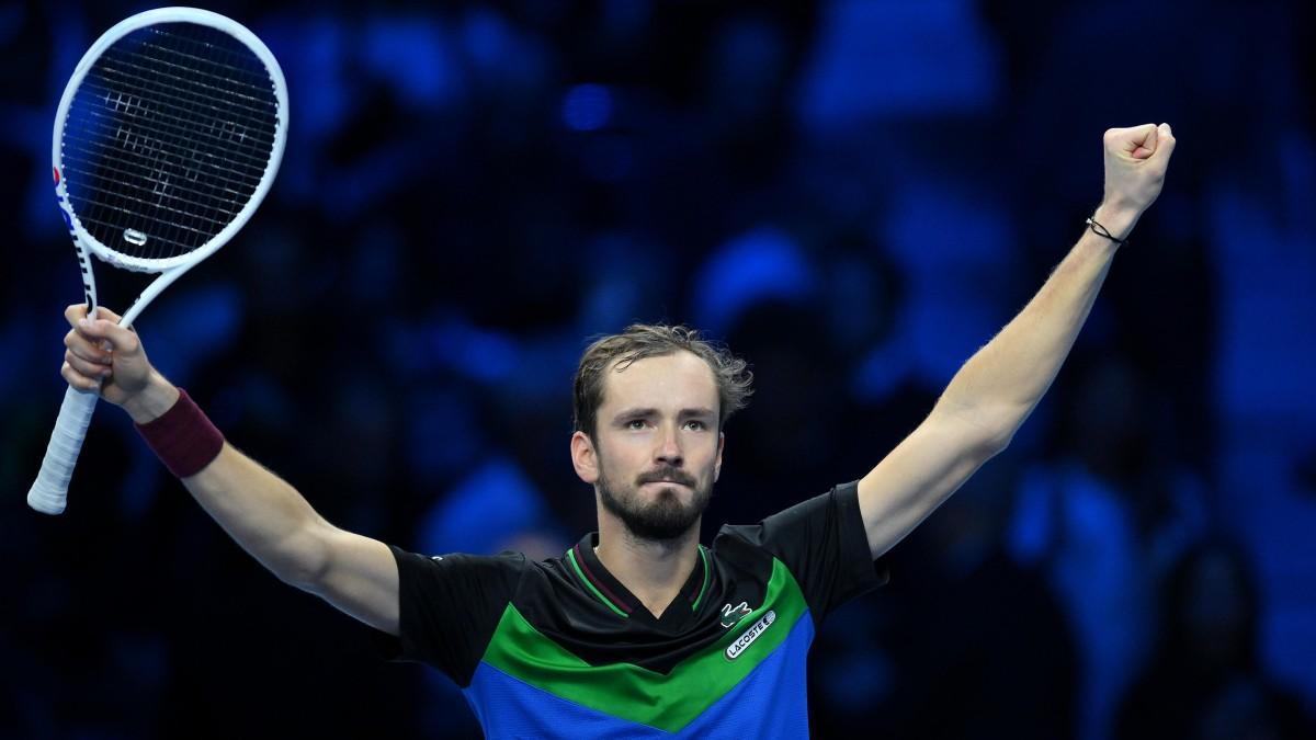 Medvedev celebra su victoria ante Zverev