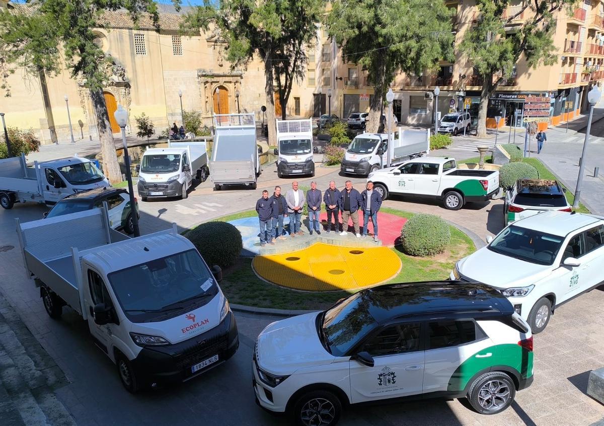 El Ayuntamiento incorpora este martes seis nuevos camiones y cinco vehículos destinados al servicio de limpieza viaria y recogida de residuos sólidos urbanos