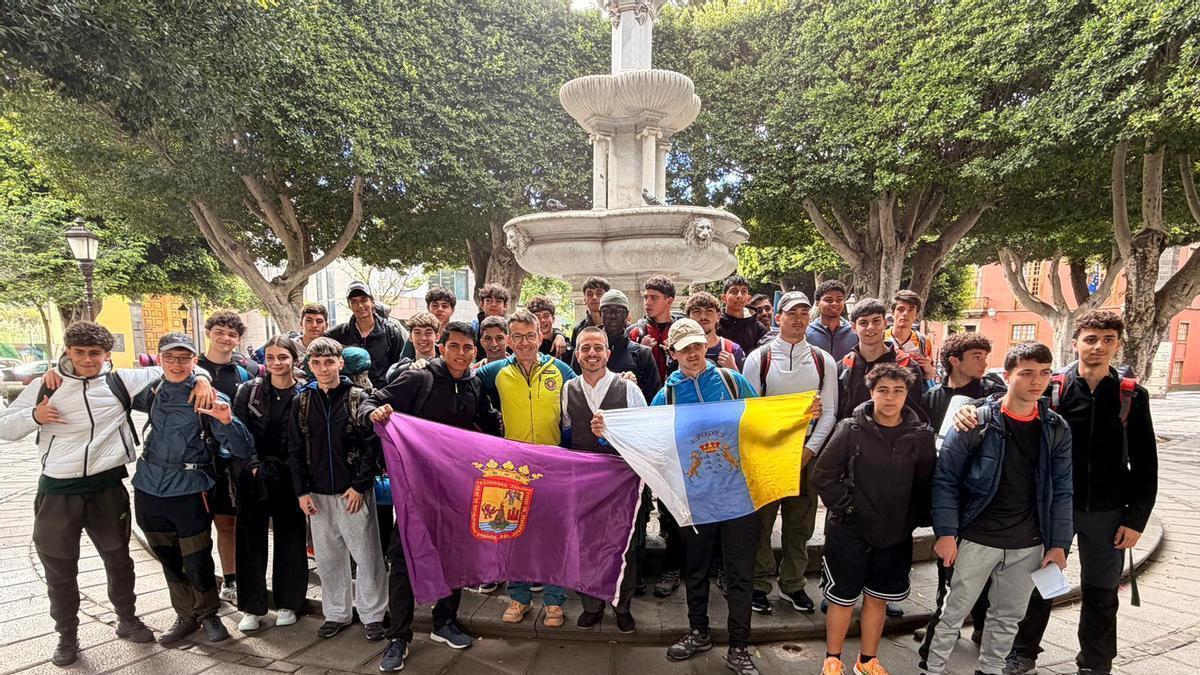 Foto de grupo del programa educativo centrado en el esfuerzo, la motivación y el desarrollo personal