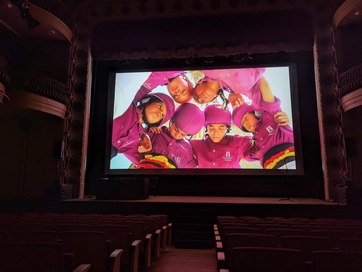 Projecció del documental en una sessió de prova