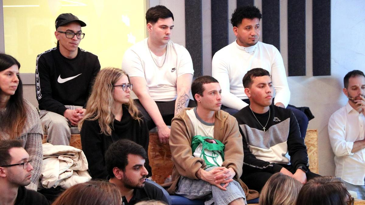 Jóvenes participantes del programa Projectes Singulars de Barcelona Activa