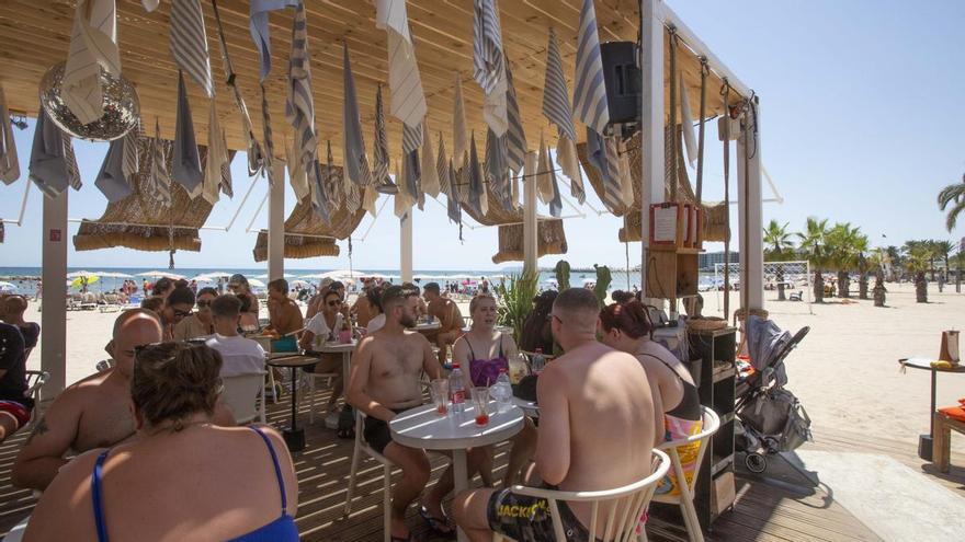 Alicante renueva los chiringuitos de playa y recibirá 6,6 millones por su gestión hasta 2028