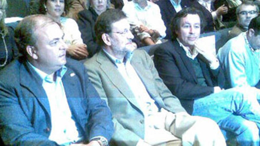 Monago, elegido presidente del PP de Extremadura con el apoyo del 90% de los compromisarios