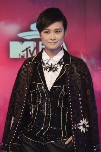 Chinese singer Lee arrives at the 2013 MTV Europe Music Awards in Amsterdam