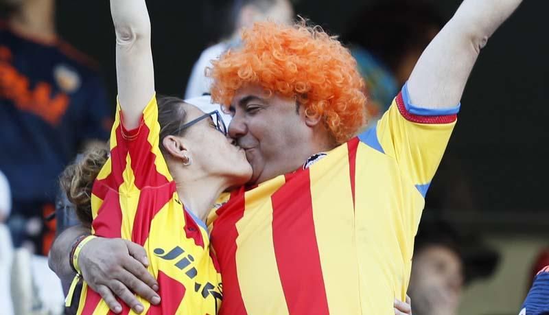 Valencianistas en las gradas del Benito Villamarín