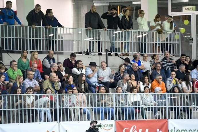 27-12-19 DEPORTES. PABELLON JUAN CARLOS HERNANDEZ. JINAMAR. TELDE. Partido de balonmano entre el Rocasa y el Bera Bera disputado en el Pabellon de deportes Juan Carlos Hernández en Jinamar.  Fotos: Juan Castro.  | 27/12/2019 | Fotógrafo: Juan Carlos Castro