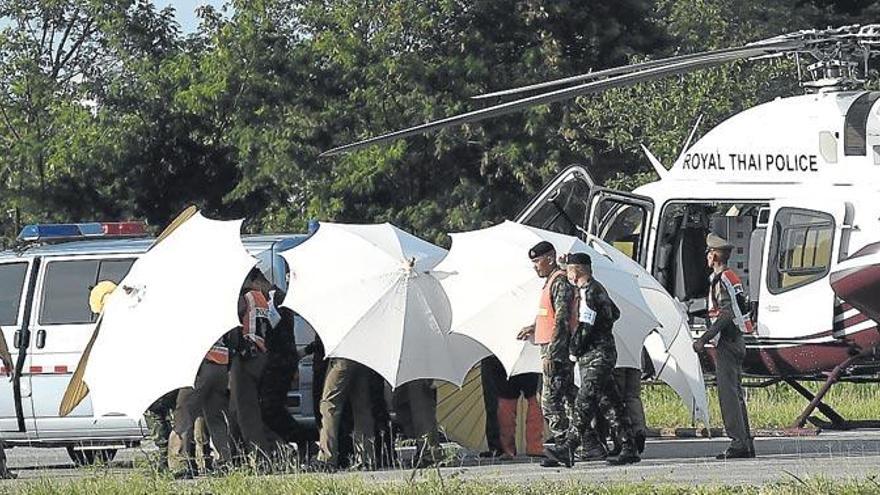 El rescate sigue con éxito y solo quedan 5 personas en la cueva