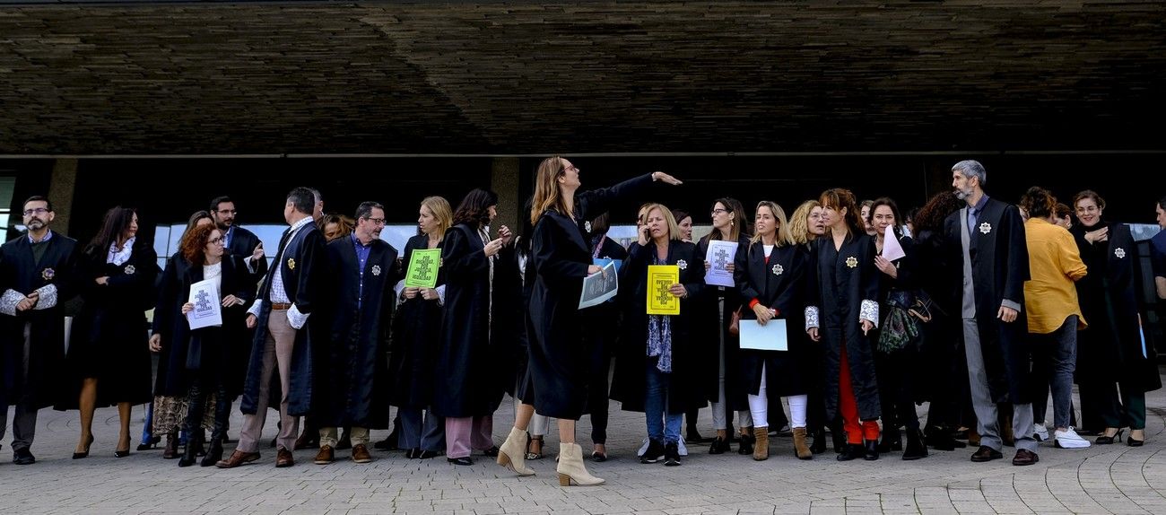 Concentración de letrados de la Administración de Justicia en Las Palmas de Gran Canaria