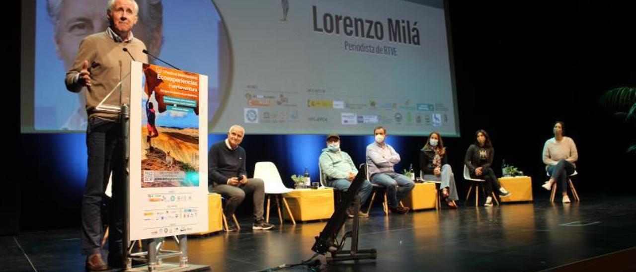 El periodista Lorenzo Milá durante su intervención en la clausura del Festival Ecoexperiencias, ayer.